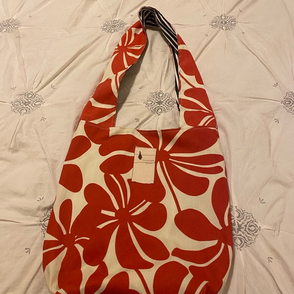 Vibrant Floral Shoulder Bag with Matching Pouch - Picture 2 of 5
